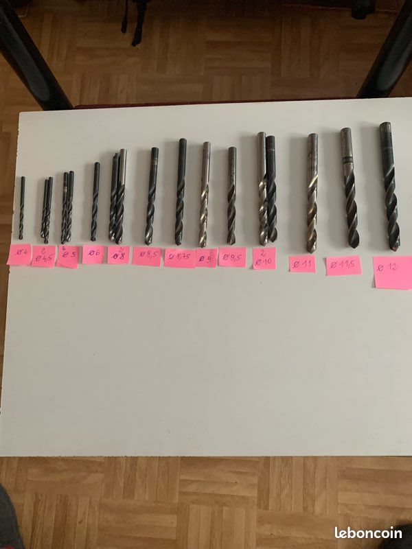 Lot de 17 forets (image 1)