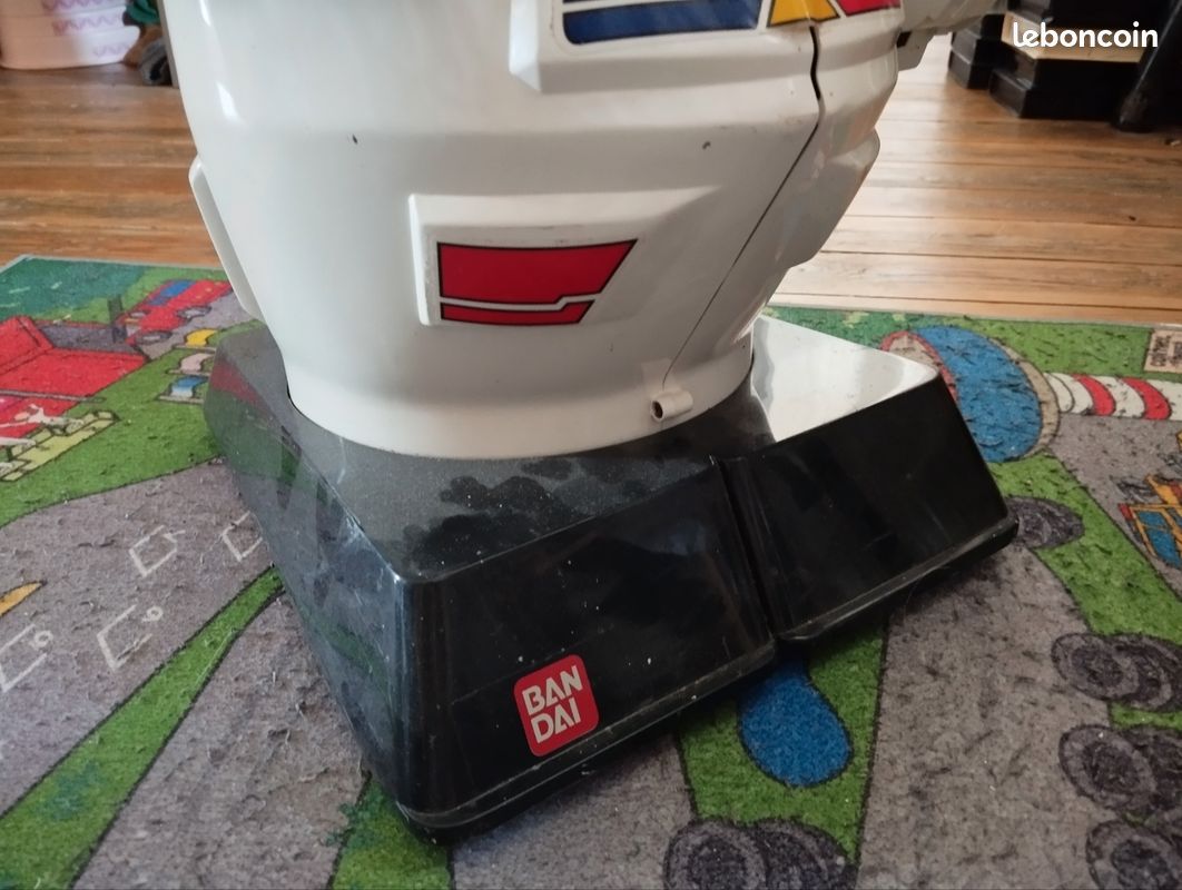 Robot majordome Emilio Bandai 90s — Prêt à servir (ou presque ) (image 3)