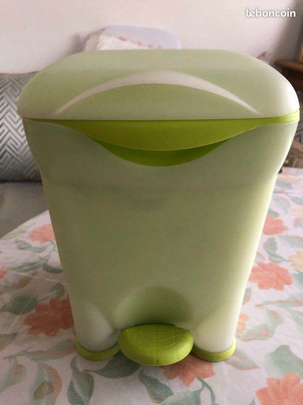 Poubelle de salle de bain (image 1)