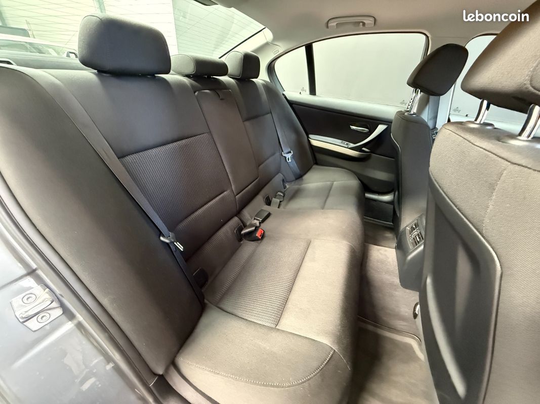BMW SERIE 3 E90 LCI 318d 143 ch Confort A (image 14)