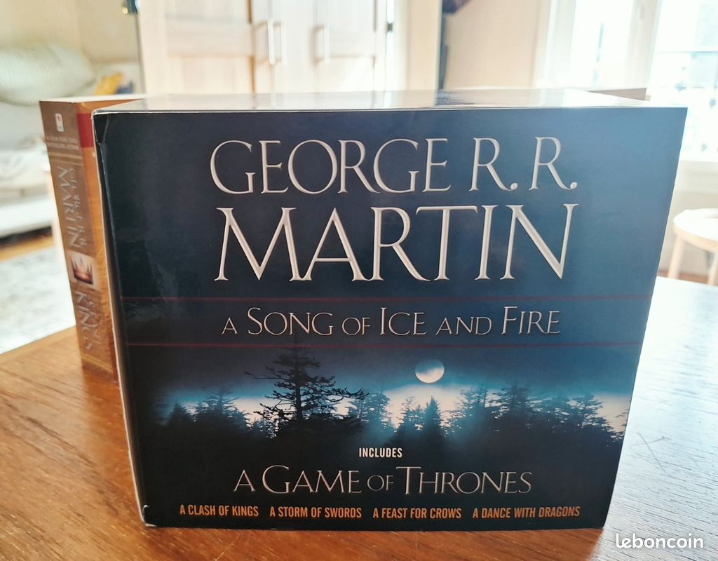 A Song of Ice and Fire - George R. R. Martin - Intégrale 5 tomes dont A Game of Thrones (image 2)