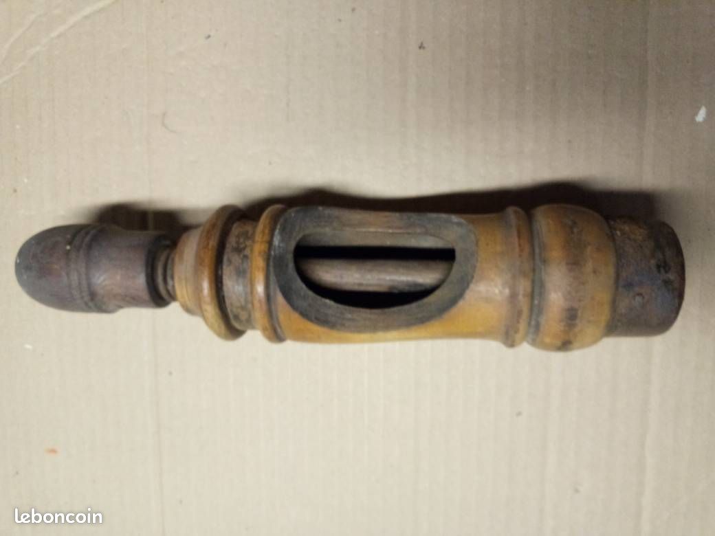 Bouchonneuse vintage (image 1)