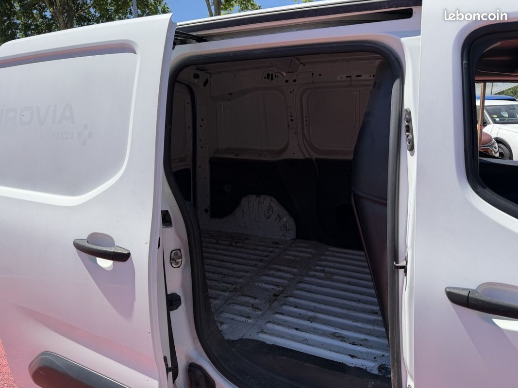 Peugeot Partner (3) BHDI 100 STANDARD 650KG PREMIUM (image 18)
