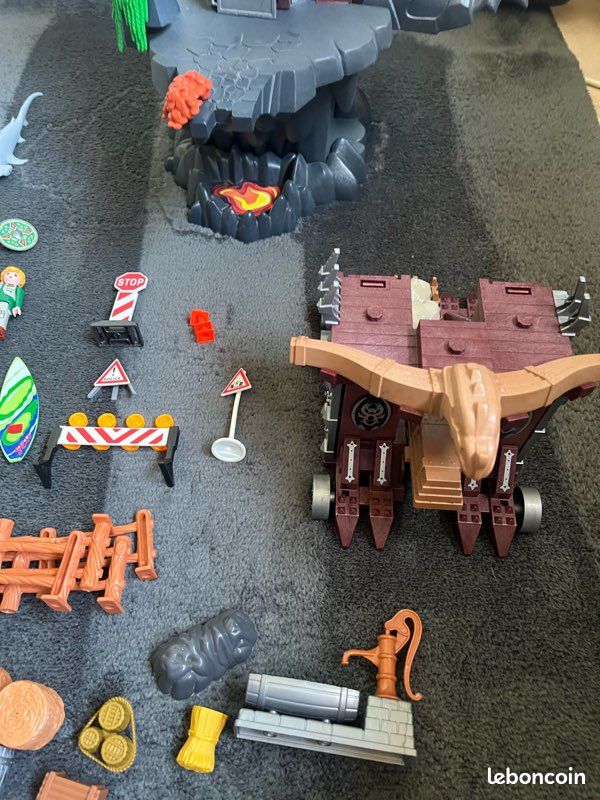 Lot Playmobil - Univers variés 🏰🚗🦁 (image 6)