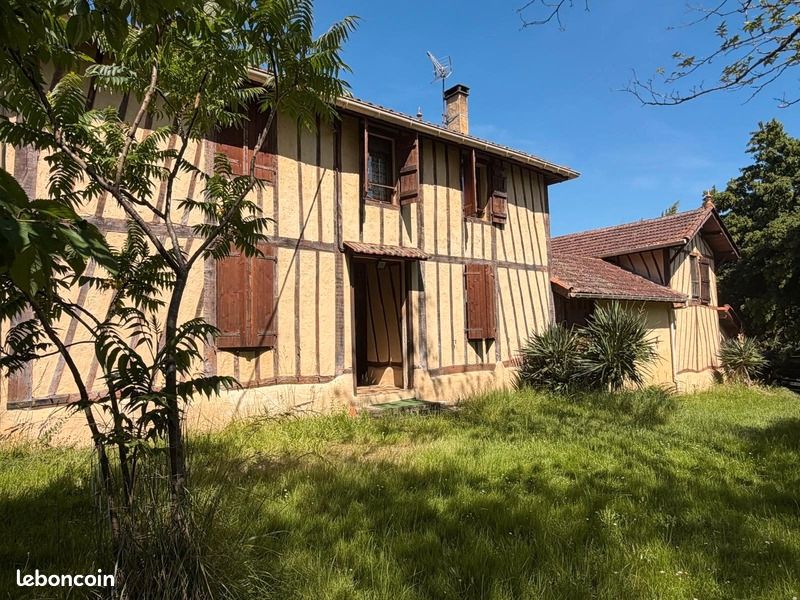 Maison 7 pièces 300 m² · à Nogaro · 300 m² · 258 000 €