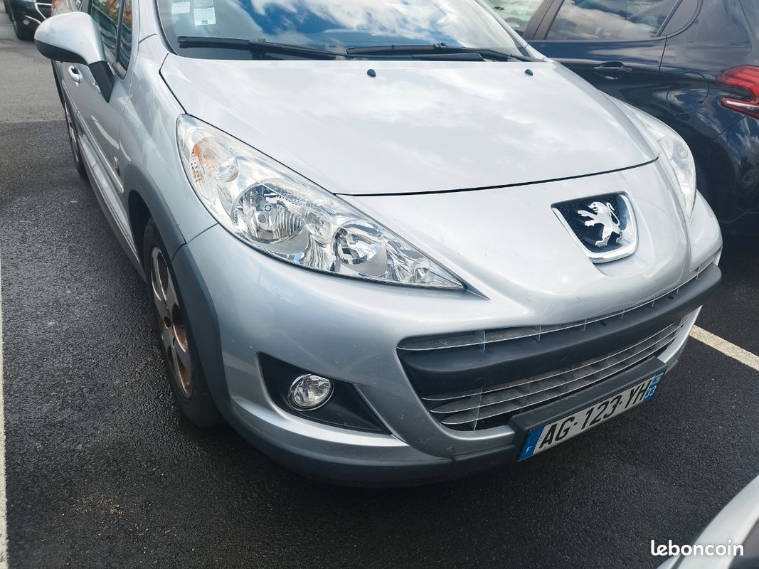 Capot Peugeot 207 gris Excellent État (image 1)