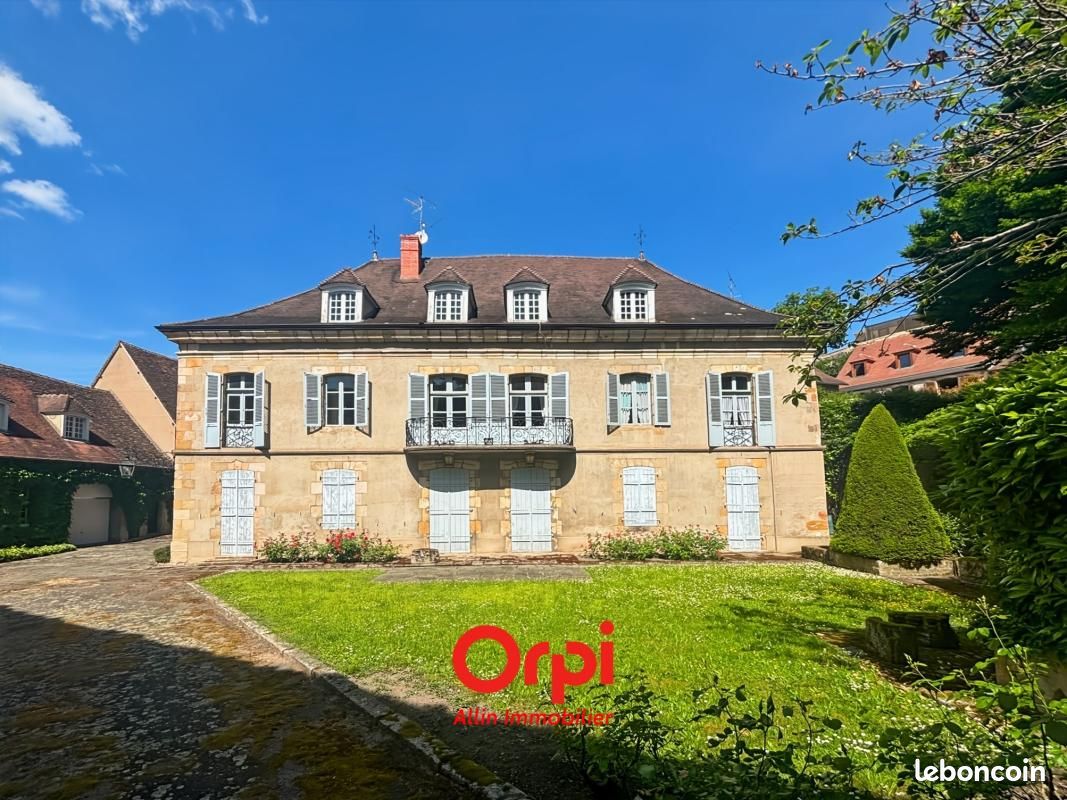 Local commercial 6 pièces 400 m² · à Montluçon · 400 m² · 299 000 €