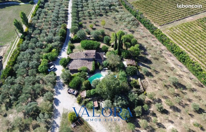 MAS AUTHENTIQUE ENTRE BRIGNOLES ET COTIGNAC - TERRAIN 11 000 m² - BORDURE DE RIVIERE