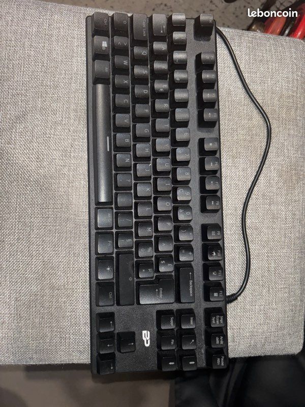 Clavier mécanique RGB (image 1)