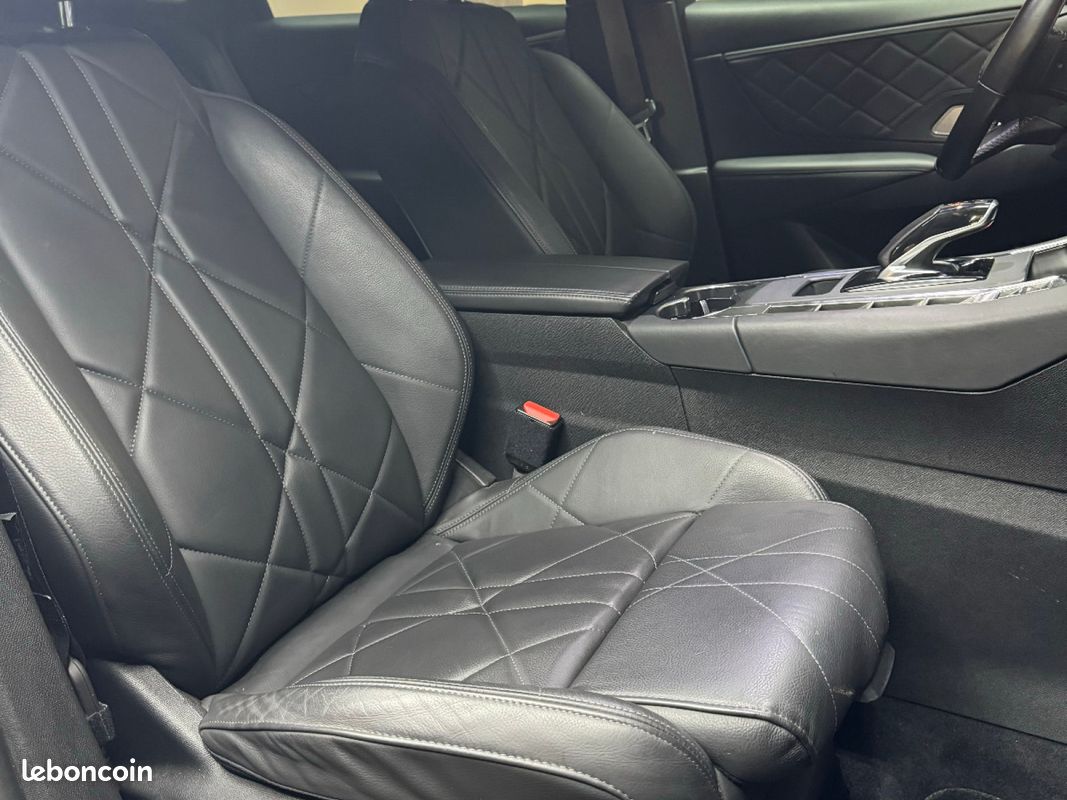 DS DS7 CROSSBACK EXECUTIVE Ess 180 EAT8 Executive (image 22)
