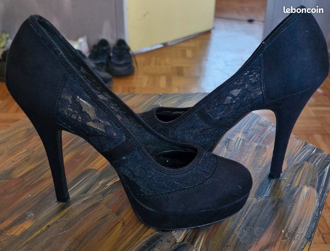 Escarpins style gothique Chaussures