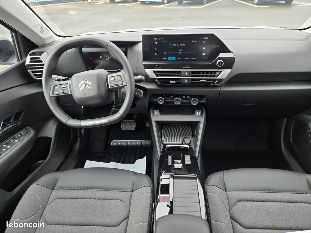 Citroen c4 blue hdi 130 eta8 plus neuve (image 4)