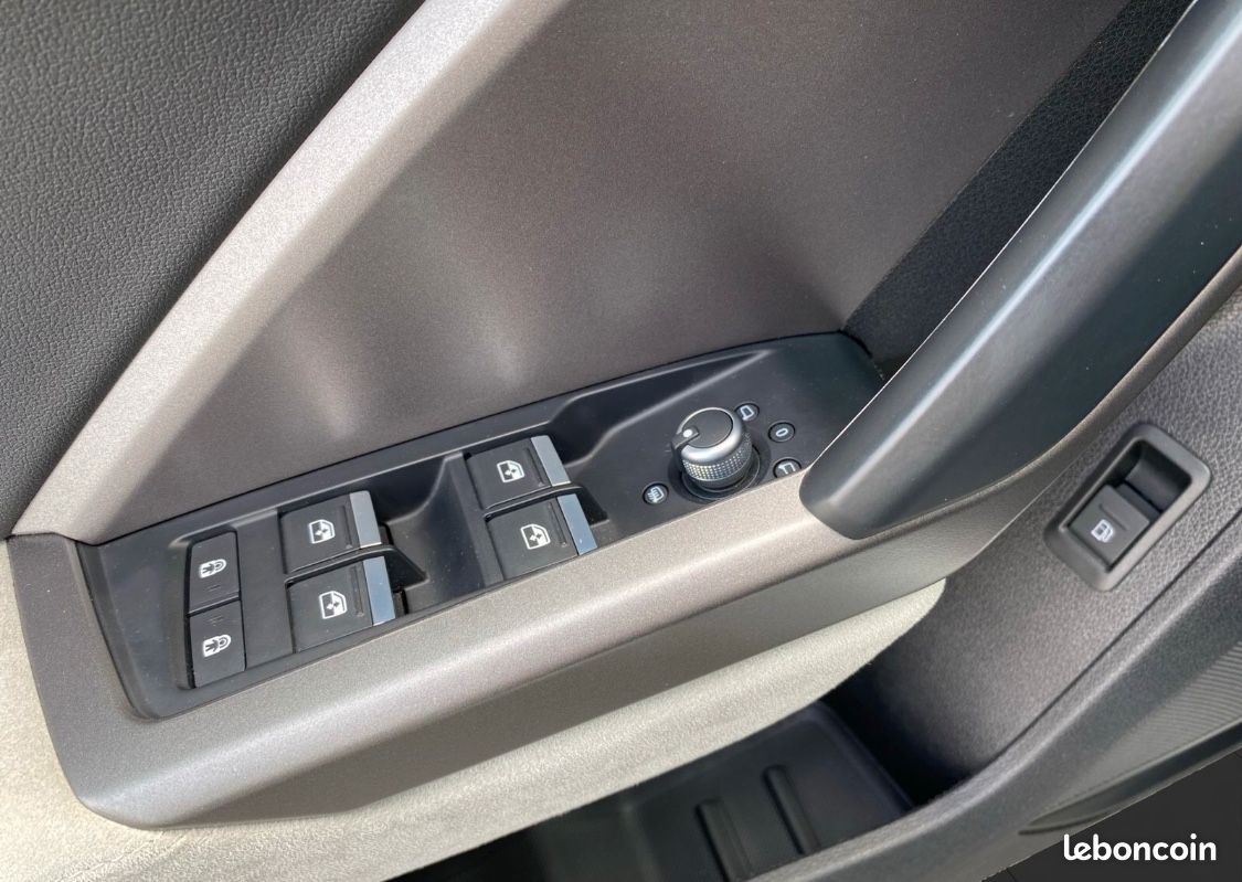 Audi Q3 SPORTBACK 45 TFSIe 245 S-LINE HYBRIDE RECHARGEABLE / ATTACHE REMORQUE JANTES 20" KEYLESS (image 14)