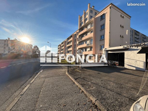 Parking Decines
