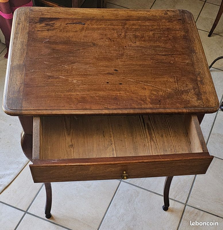 Petite table d'appoint de cabaret style Louis XV (image 2)