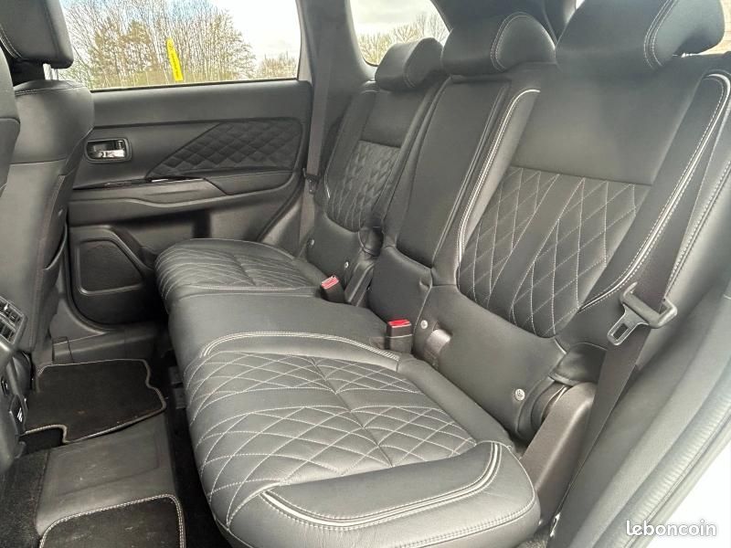 Mitsubishi Outlander PHEV Twin Motor Business 4WD Euro6d-T EVAP 5cv (image 11)