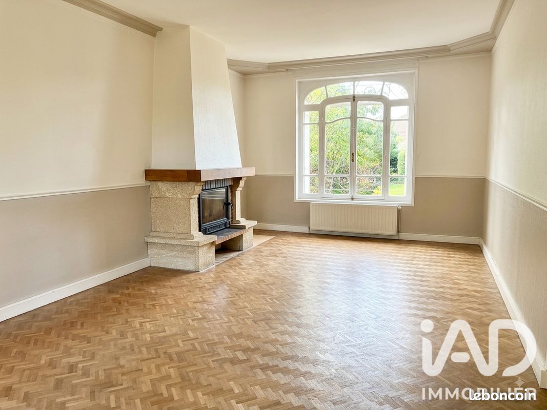 Maison 8 pièces 138 m² · à Bresles · 138 m² · 349 000 €
