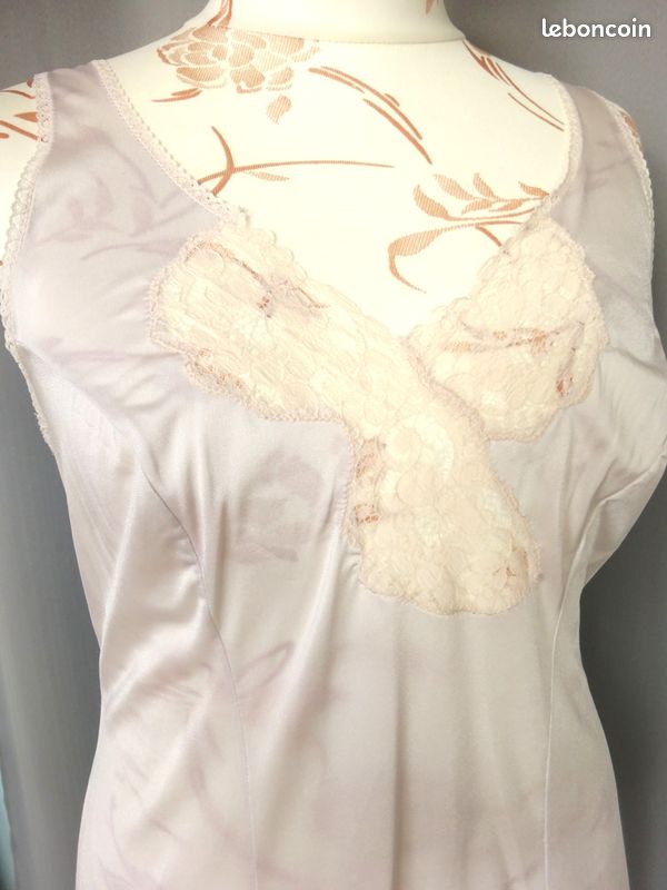 Jolie Combinaison Vintage En Dentelle Blanche Taille 42/44 - État Impeccable