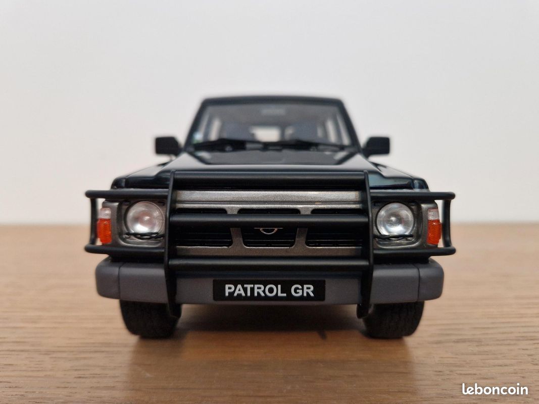 Miniature Ottomobile 1/18 – Nissan Patrol GR Y61, Vert Métal/argent, OT433, Occasion