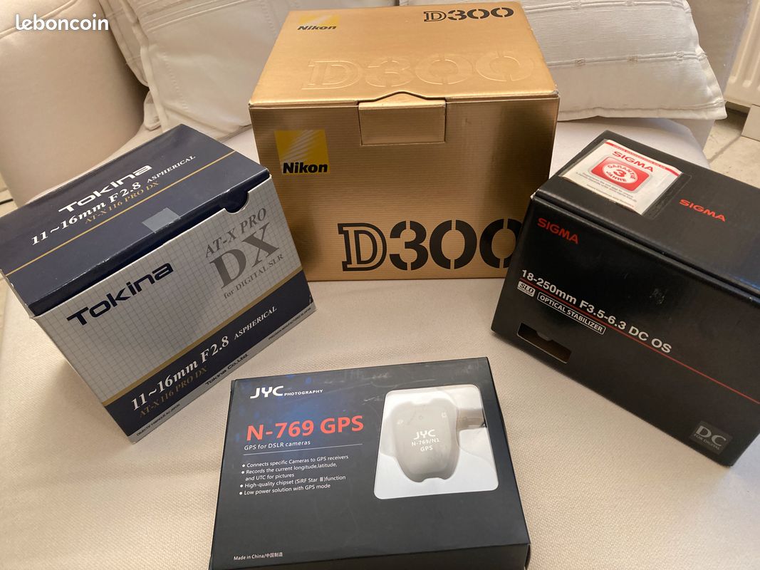Appareil Photo Nikon D3000 10Mpx + Accessoires (bouchon, Sangle, Batterie, Chargeur) - Occasion