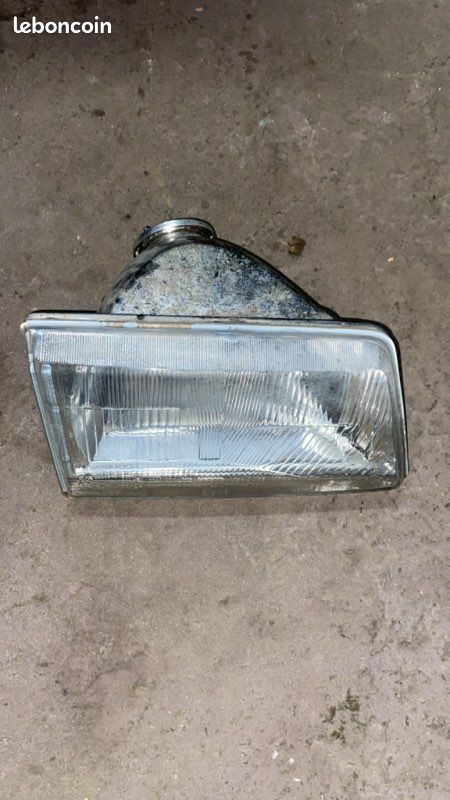 Phare Peugeot 205 (image 1)