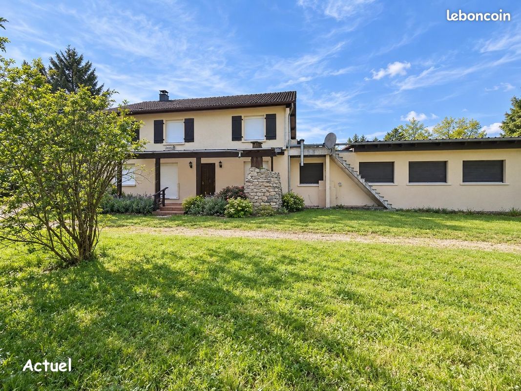 Maison 10 pièces 220 m² · à Saint-Dié-des-Vosges · 220 m² · 260 000 €