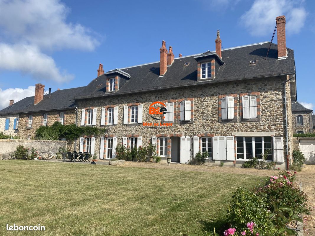 Maison 10 pièces 229 m² · à Ruynes-en-Margeride · 229 m² · 342 110 €
