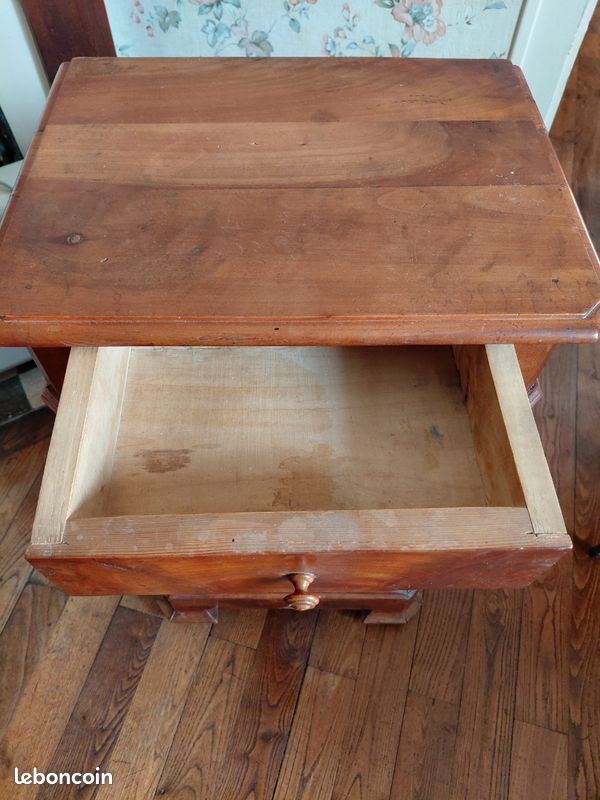 Table de chevet ancien (image 3)