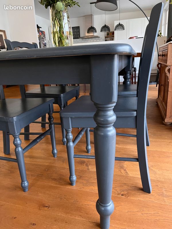 Table + 4 chaises bois massif (image 2)