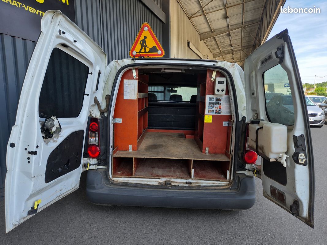 đ CITROĂN Berlingo M 1.6 BlueHDi 100 Club â 1Ăšre main â DISTRIBUTION NEUVE / AMĂNAGEMENT PRO / ENTRETIEN SUIVI (image 5)