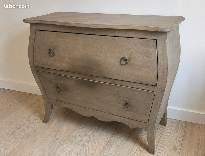 Commode ancienne en bois massif – Style campagne chic (image 1)