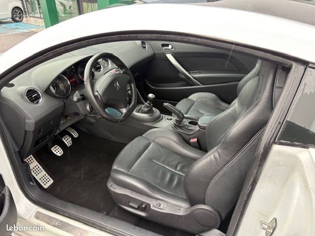 PEUGEOT RCZ 1.6 THP 200ch Dans l'état sans garantie (image 9)