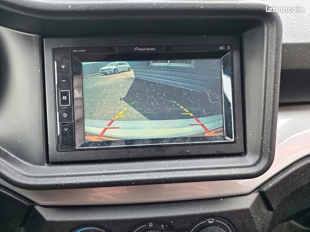 AIXAM CROSSOVER PREMIUM / CaMERA DE RECUL (image 6)
