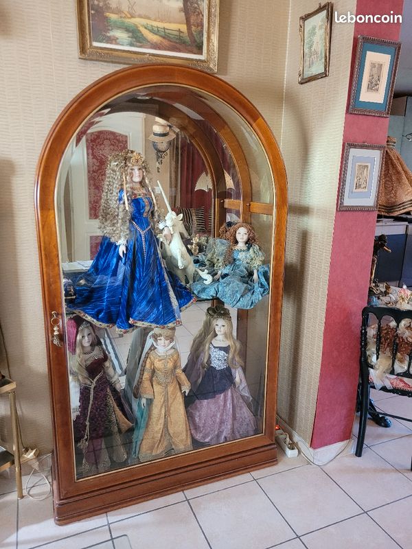 Vitrine galbee biseautee urgent (image 1)