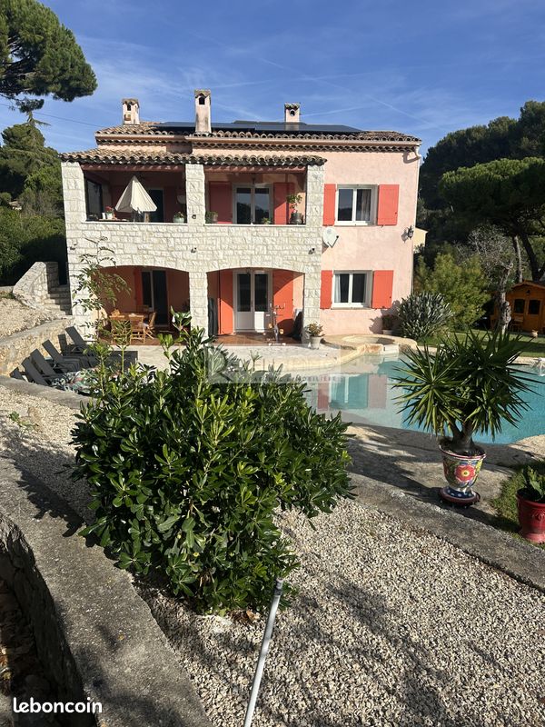 Maison 7 pièces 342 m² · à Antibes · 342 m² · 1 680 000 €