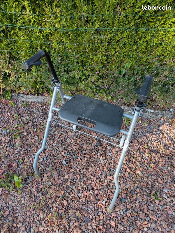 Déambulateur / rollator (image 4)