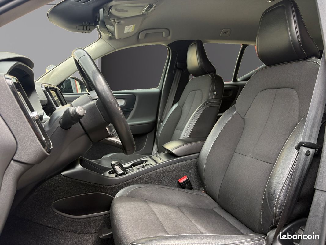 VOLVO XC40 D3 150 INSCRIPTION LUXE GEARTRONIC 150Ch CARPLAY Garantie 12 mois (image 9)
