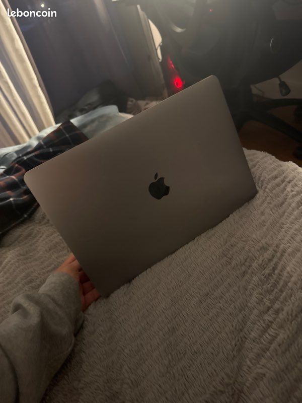 MacBook Pro 13 pouces (2020) – Touch Bar – 16 Go RAM – SSD 256 Go – AZERTY (image 5)