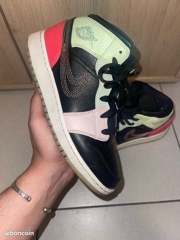 Nike Air Jordan Mid Glow Phosphorescentes Taille 38 enfant