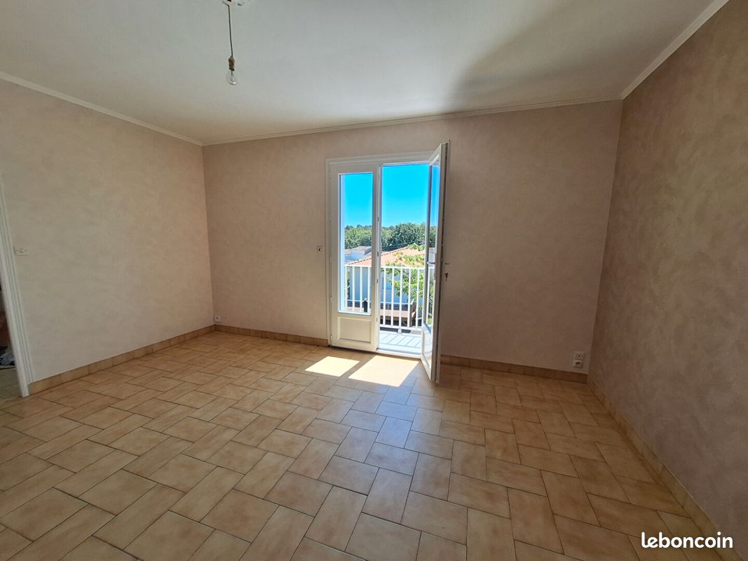 Appartement 3 pièces 56 m² · à Saint-Georges-de-Didonne · 56 m² · 740 €