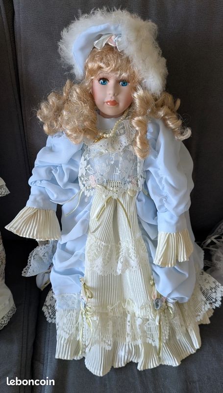 Lot De Poupées En Porcelaine Et Plastique – Unique, Occasion