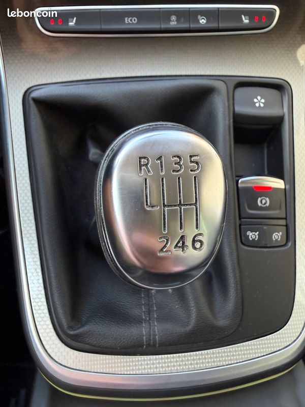 RENAULT GRAND SCENIC 1.7 BLUEDCI 150CH INITIALE PARIS- CUIR - ATTELAGE-GARANTIe (image 22)