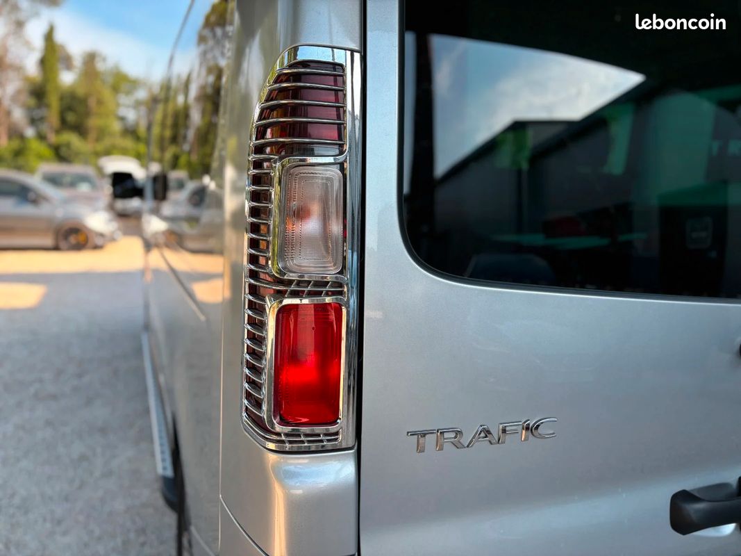 RENAULT TRAFIC Combi Phase 3 L2 2.0 DCi 150 Intens / 9 Places / 2 Portes Latterales Coulissantes (image 13)
