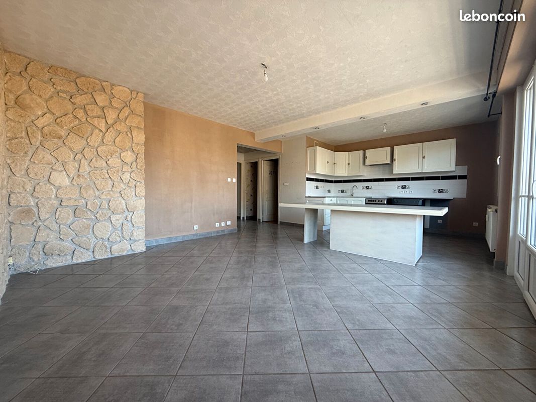 Appartement 3 pièces 64 m² · à Montluçon · 64 m² · 59 000 €