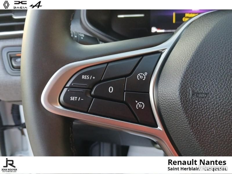 Renault Clio 1.6 E-Tech 145ch full hybrid Evolution (image 12)