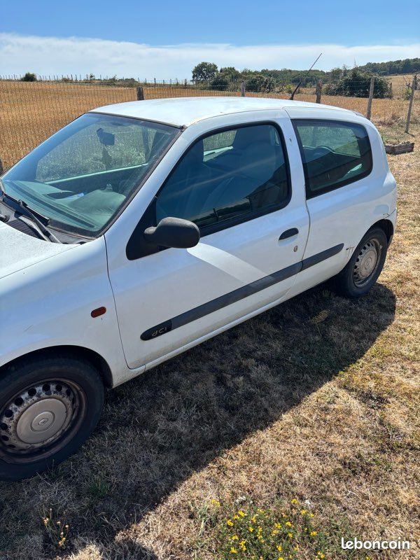 Clio 2 (image 3)