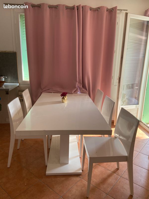 Table et 6 chaises (image 1)