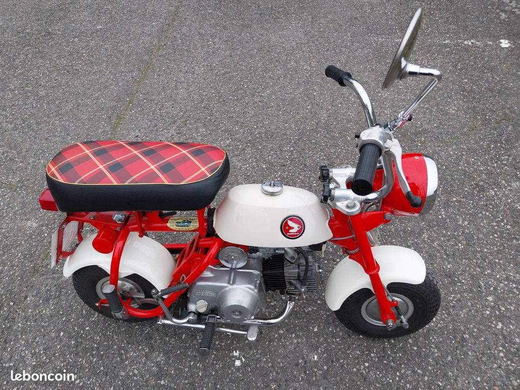 Honda Monkey Z50M 1968 (image 1)