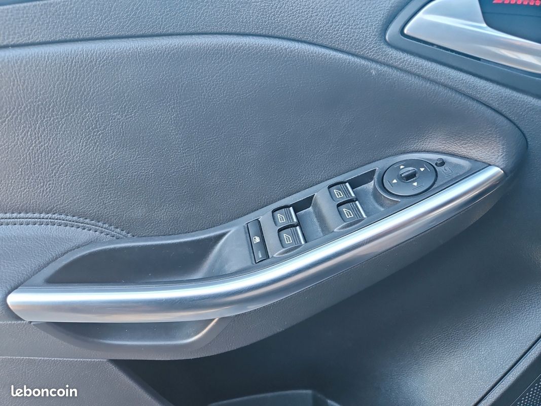 Ford focus 2.0 ecoboost 250 st start-stop flexifuel pack hiver/performance (image 27)