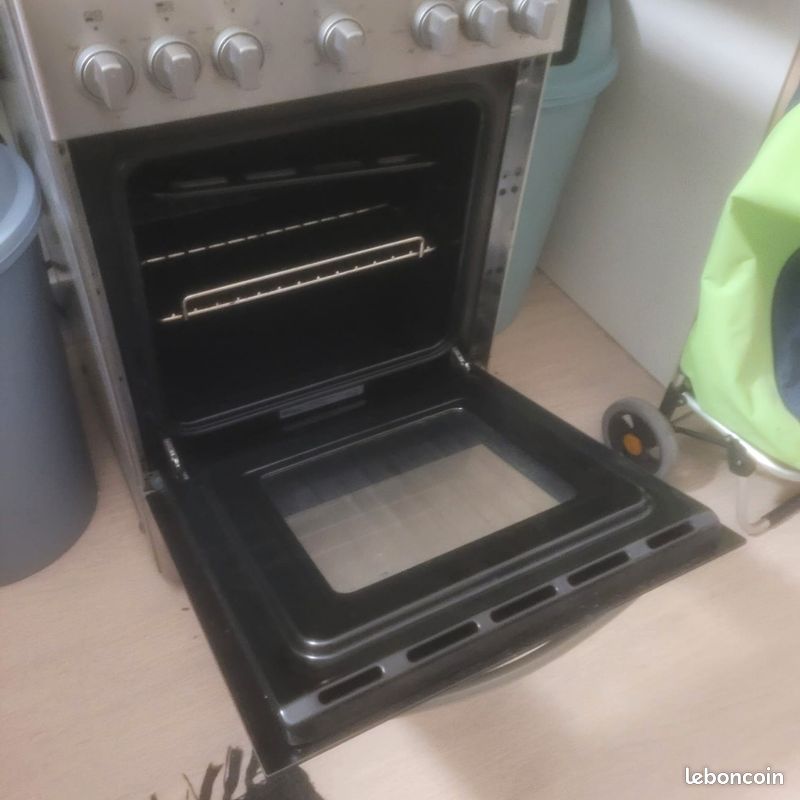 Cuisinière vitrocéramique électrique (image 4)